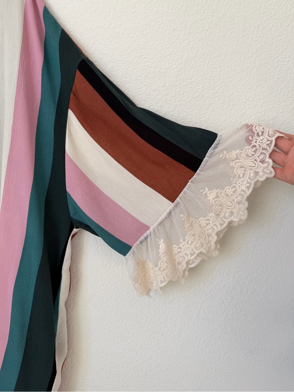 Pinkblush Multicolor Vertical Stripes Open Front Lace Wide Cuffs Kimono Size L - Picture 3 of 8